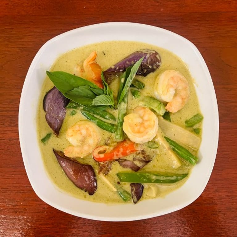 Delicious Green Curry Experience